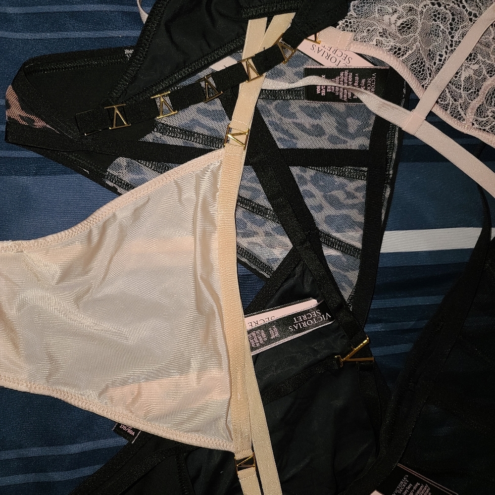 Victoria Secret - Picture 13 of 16